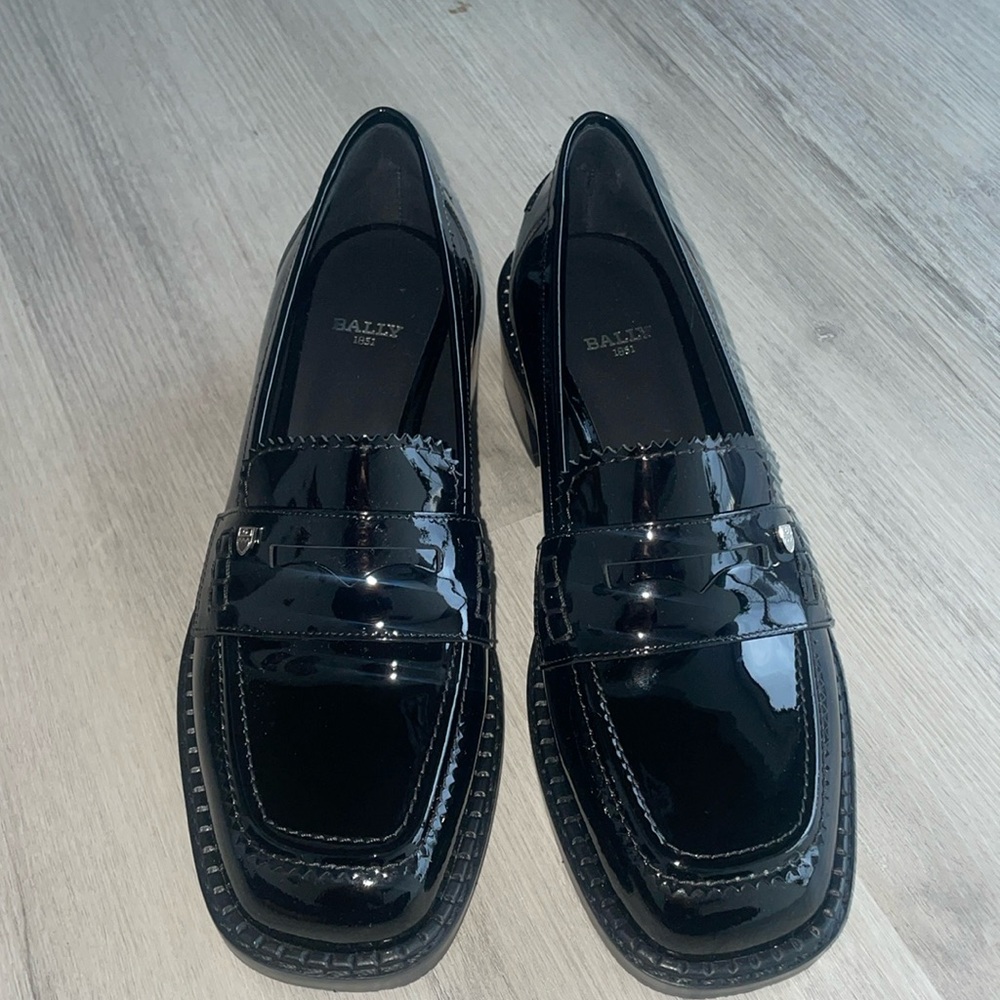 New without box Bally moccasin loafers patent leather